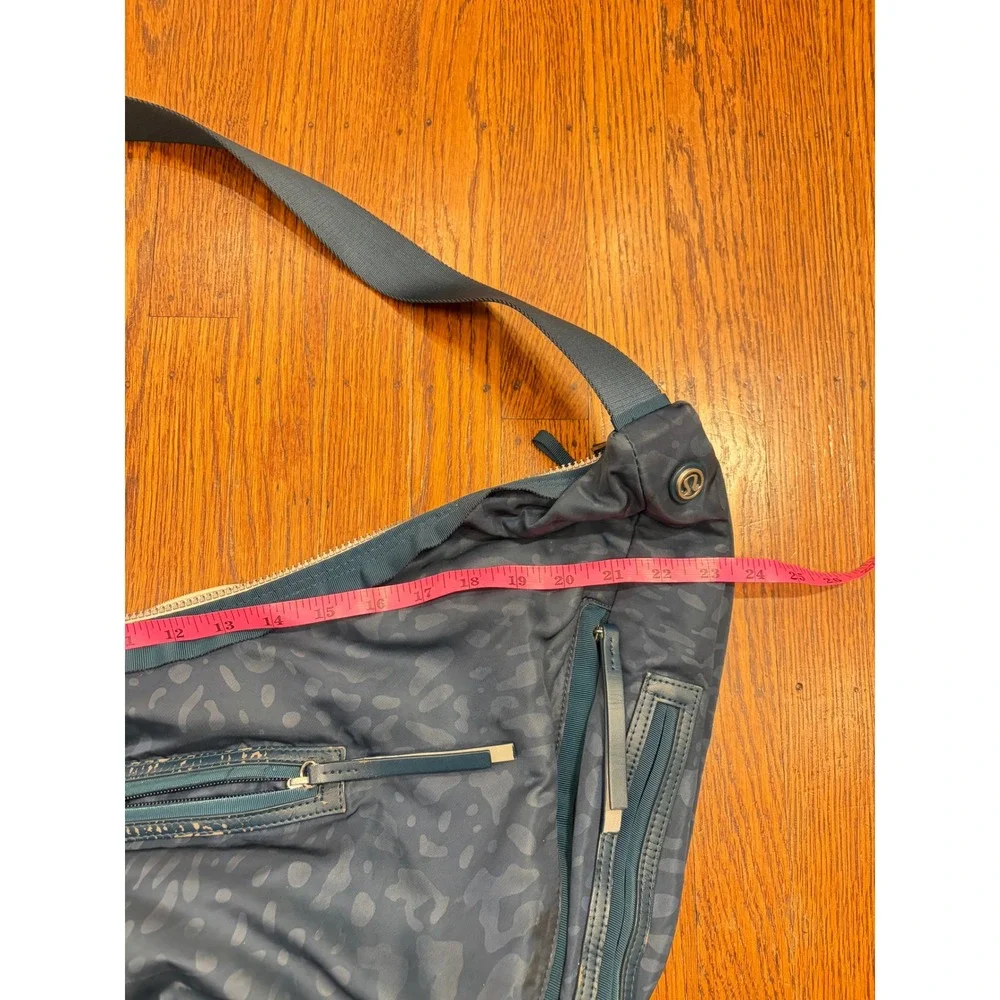Lululemon Resolution Hobo Bag Alberta Lake Blue Teal Yoga Mat Carrier Crossbody